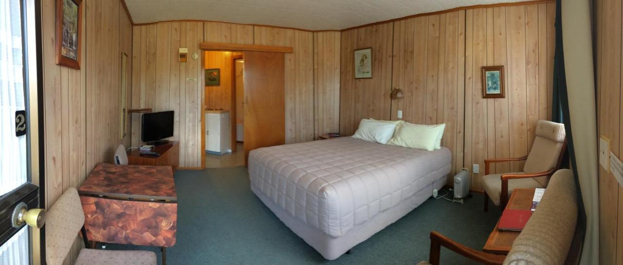 Owaka Lodge Motel Ngoại thất bức ảnh